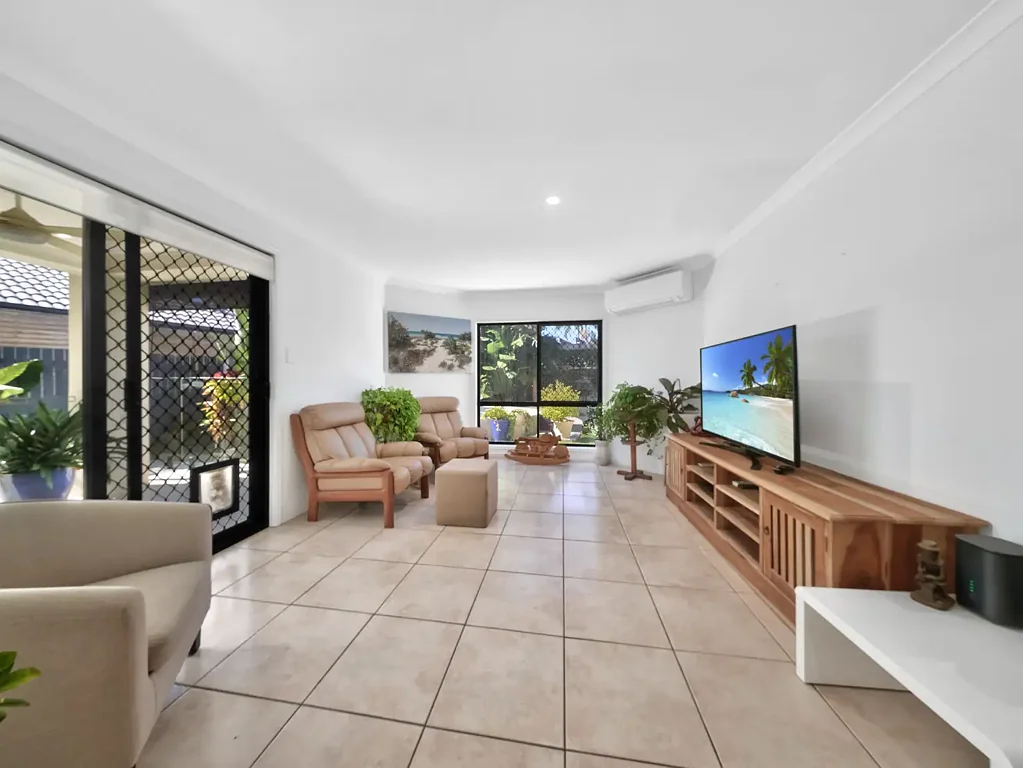 Mountain Creek 4غرفة نوم Private House Sized Duplex - Needs to be Seen to be Believed and No Body Corp