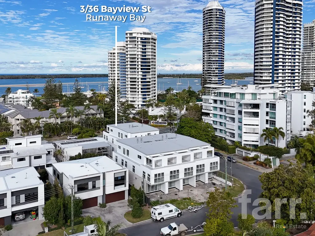 Runaway Bay 3 Bedroom Lux Living, Boutique Location