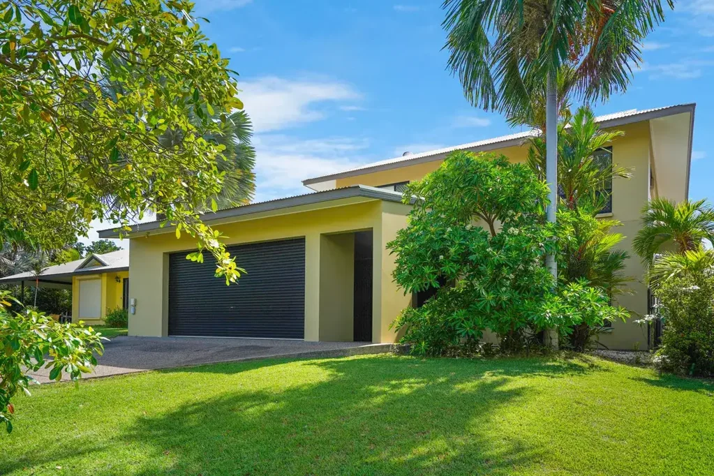 Modern Family Home in Prime City-Fringe Location!