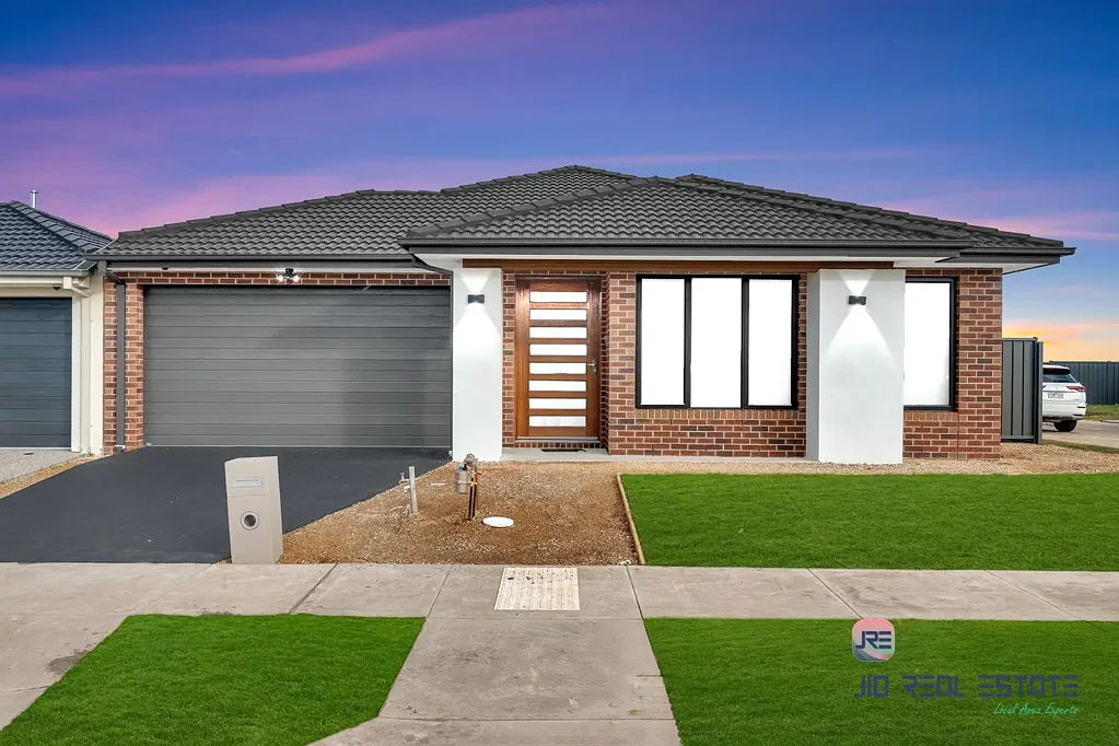 82 Pintail Drive, Melton South, VIC 3338