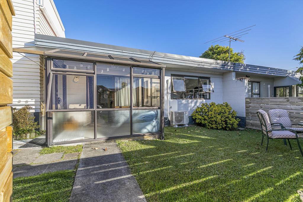 2/20 Bolton Street, Blockhouse Bay, Auckland, 2 Kuwarto, 1 Banyo