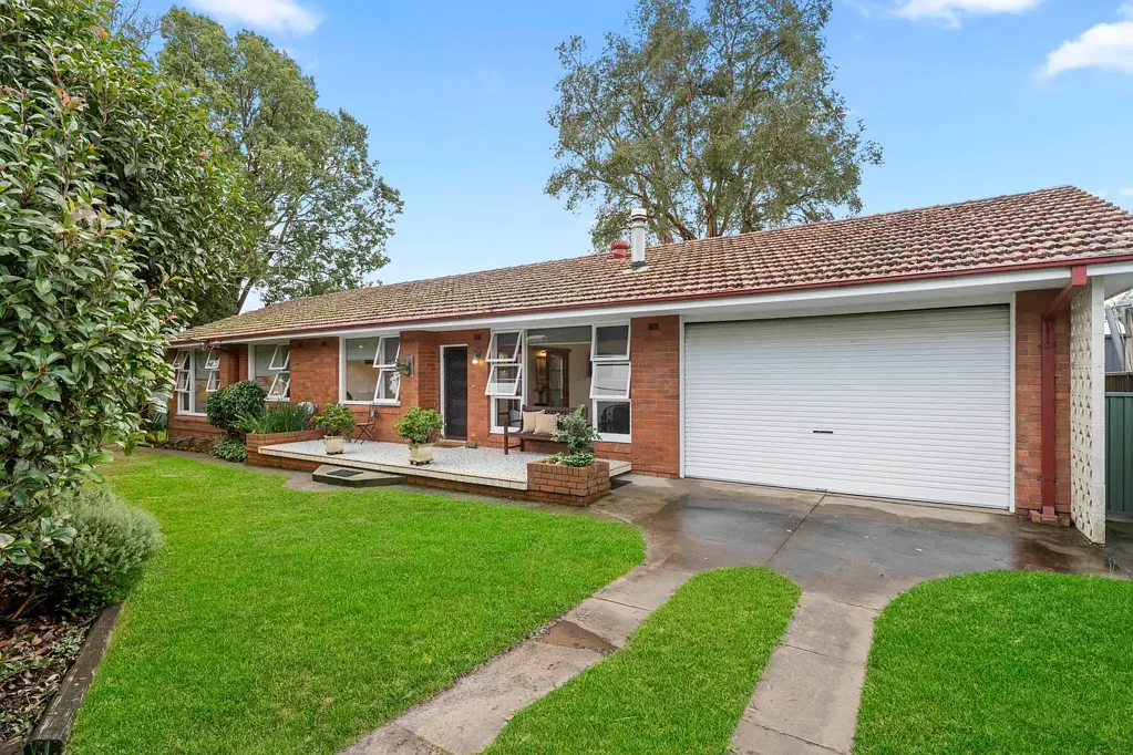 Sunny Single Level Retreat