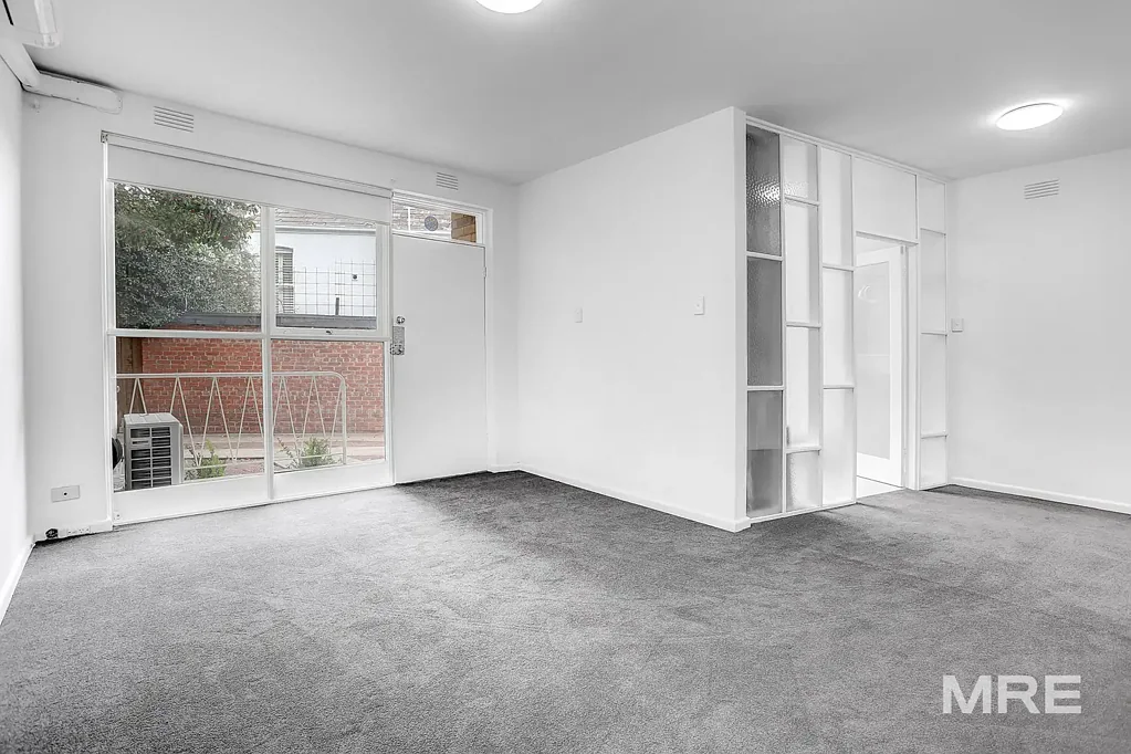 Art deco yet modern one bedroom apartment