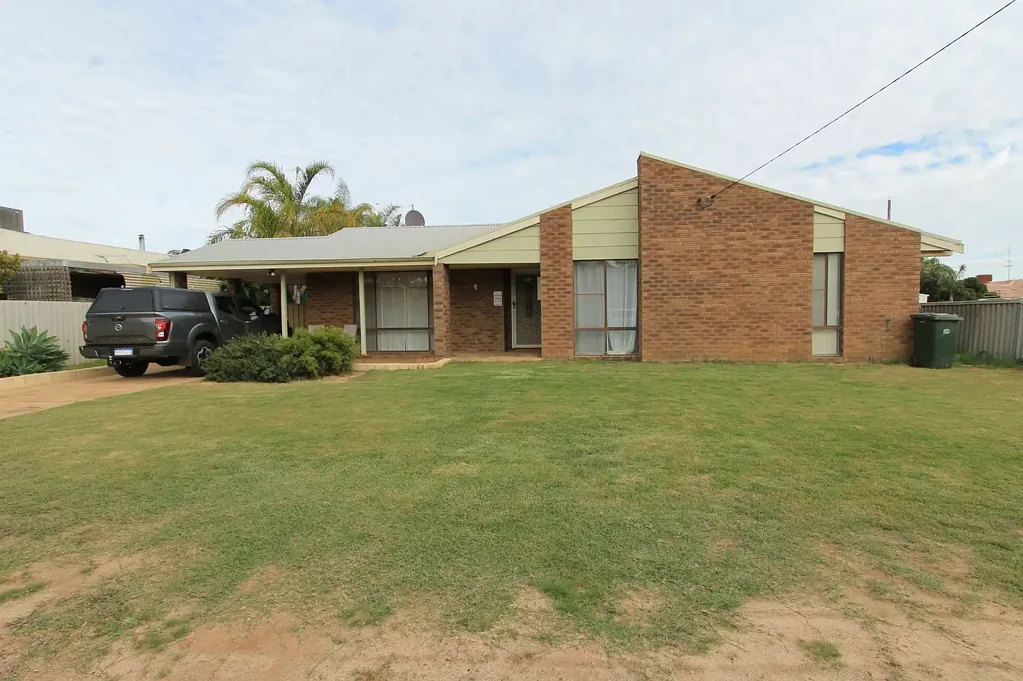 Merredin 4部屋 Large Family Home