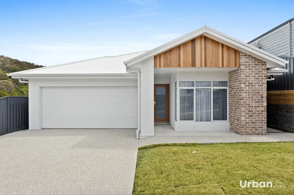 Huntley 4房  Modern Elegance, Effortless Family Living
