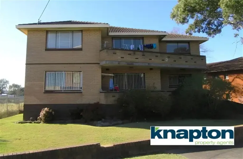 LARGE TWO BEDROOM UNIT WITH LOCK UP GARAGE
