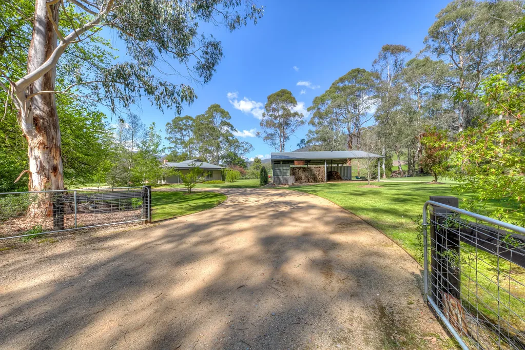 Bright Serene Country Retreat In The Beautiful Buckland Valley