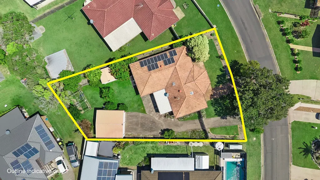 8 Hyperno Road, Point Vernon, QLD 4655