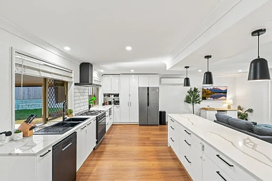 Forest Lake 4ਬੈੱਡਰੂਮ AUCTION! - Recently Renovated Family Home on 776m² with Side Access