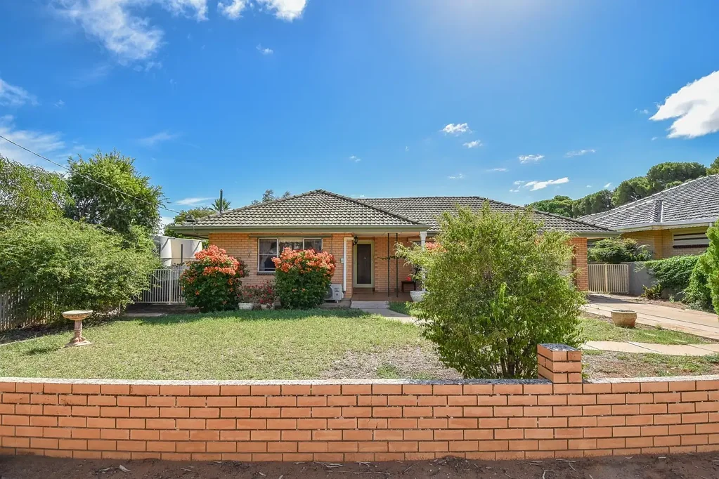 Crystal Brook 2Zimmer Solid Home in a Prime Location
