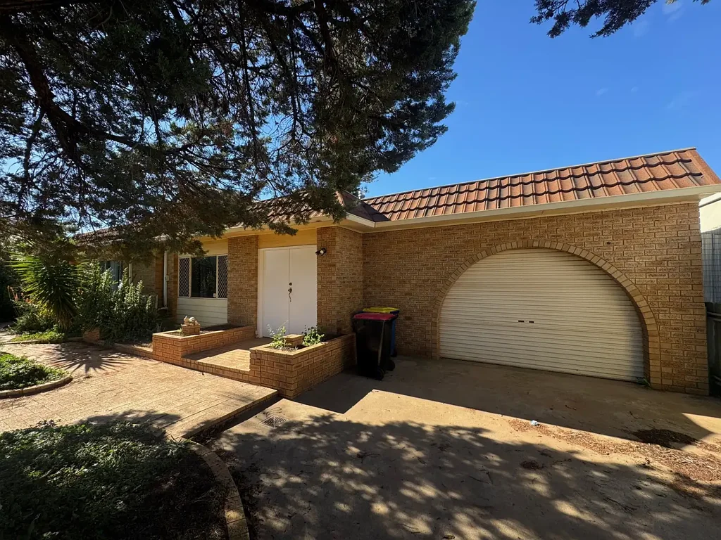 4x2 Family Home