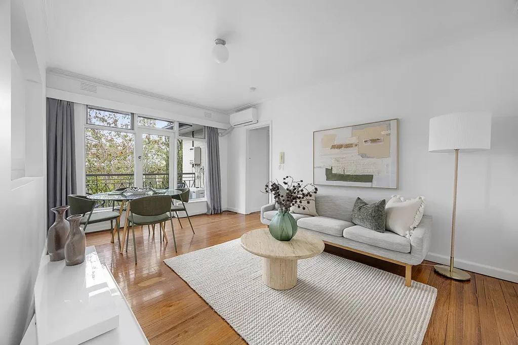 St Kilda East 2Moenga 1960s Substance, Top Floor Light