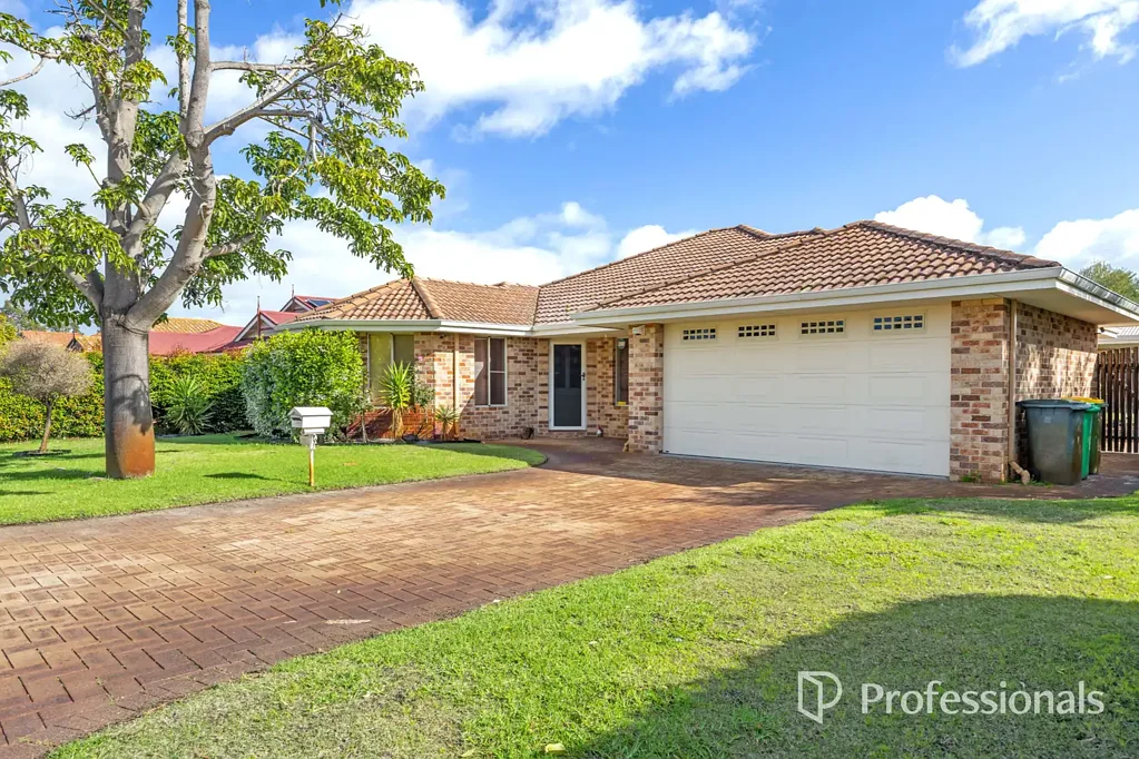 35 Barton Drive, Australind, WA 6233