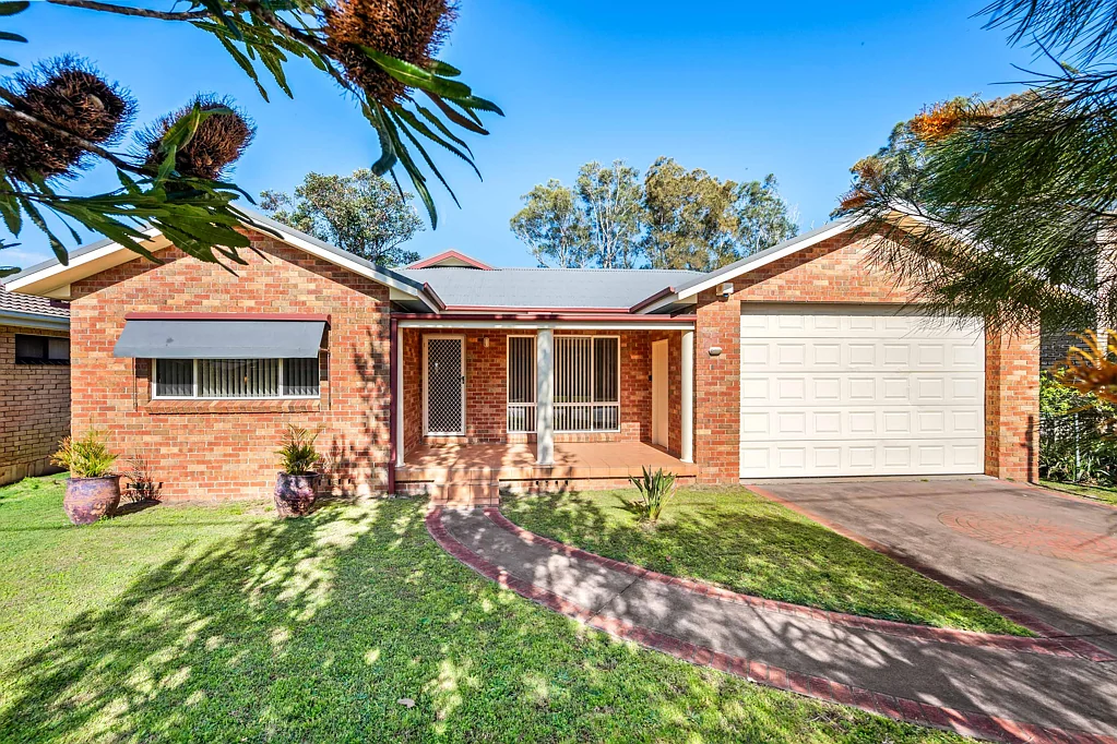 9 Albatross Avenue, Hawks Nest, NSW 2324