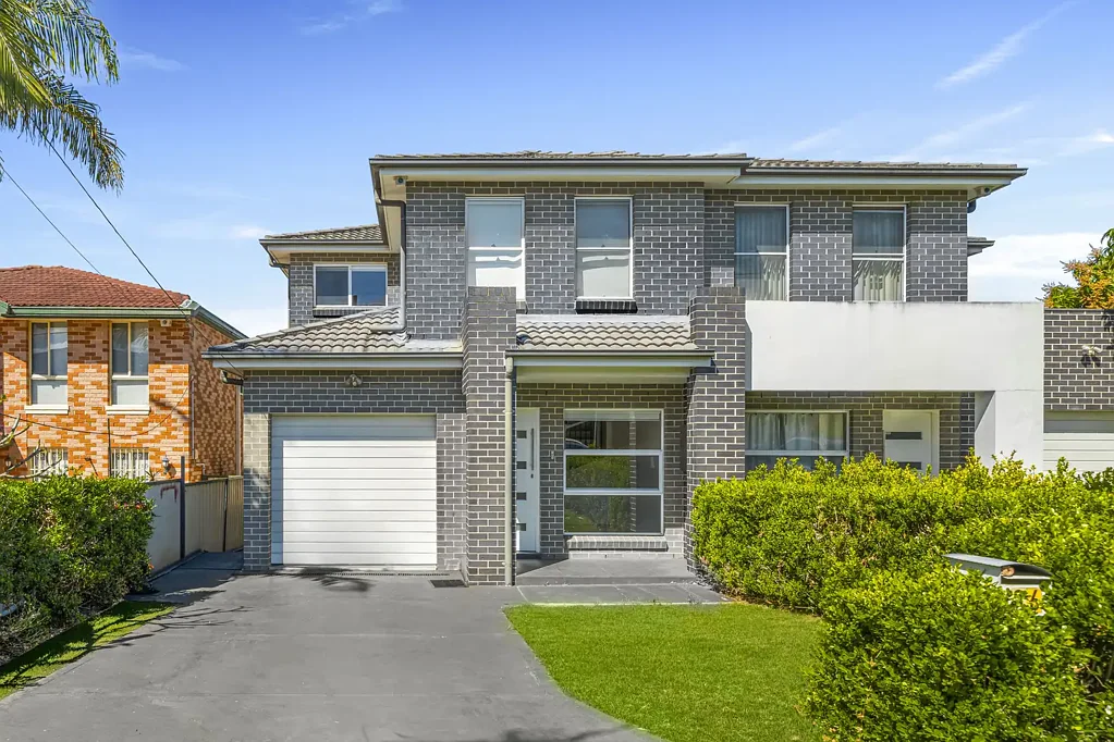 Cabramatta West 4कमरा LOW MAINTENANCE FAMILY LIVING