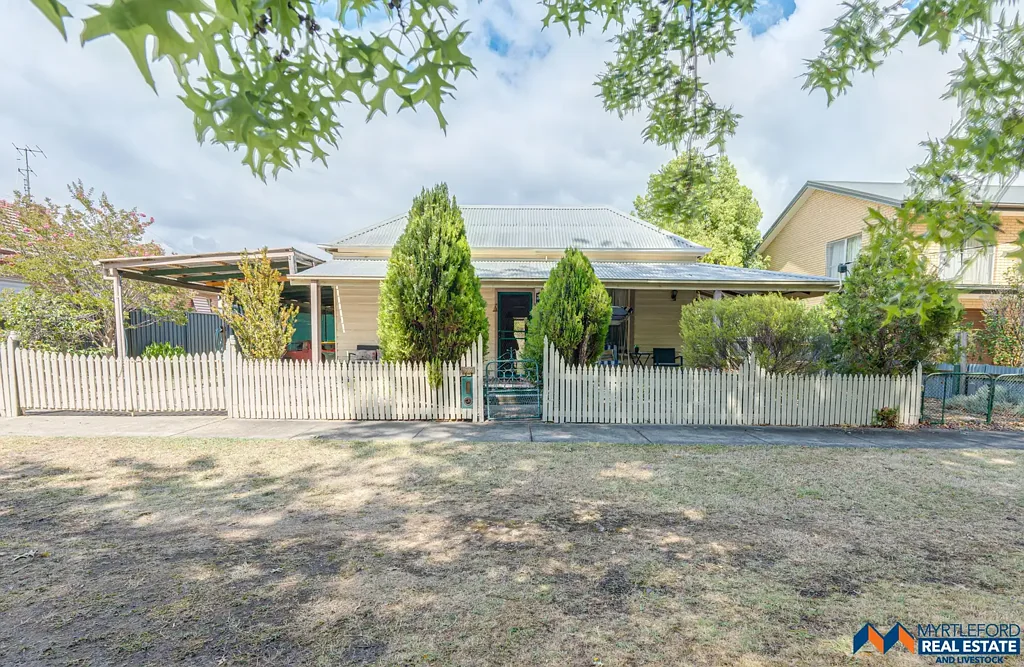 Myrtleford 3બેડરૂમ The Perfect Blend of Comfort and Convenience