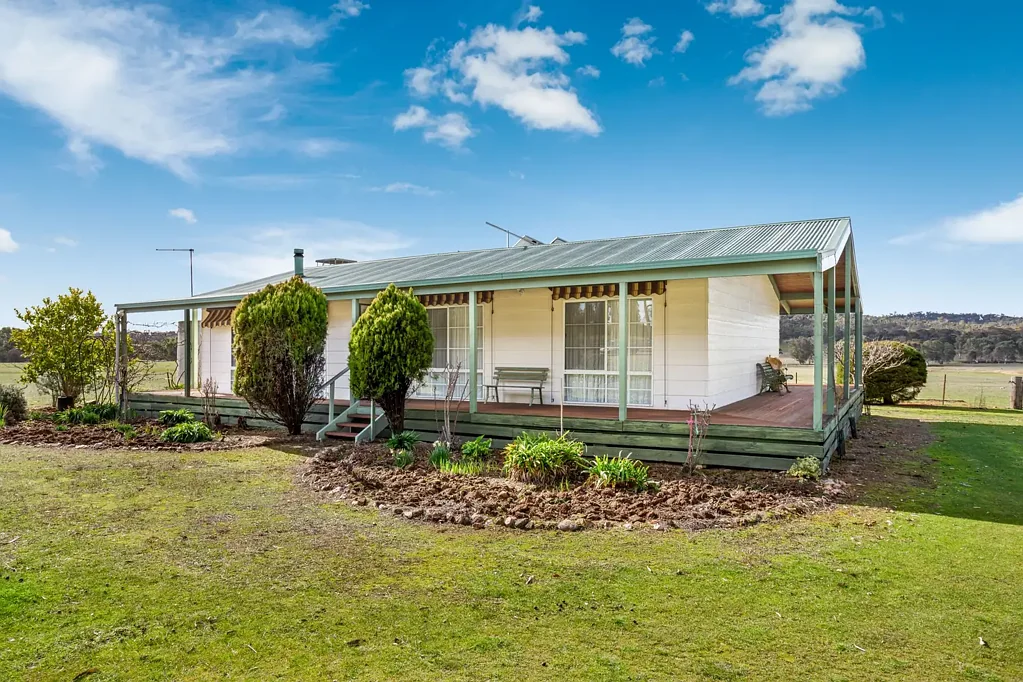 Mcintyre Picturesque & Peaceful Lifestyle FarmLet