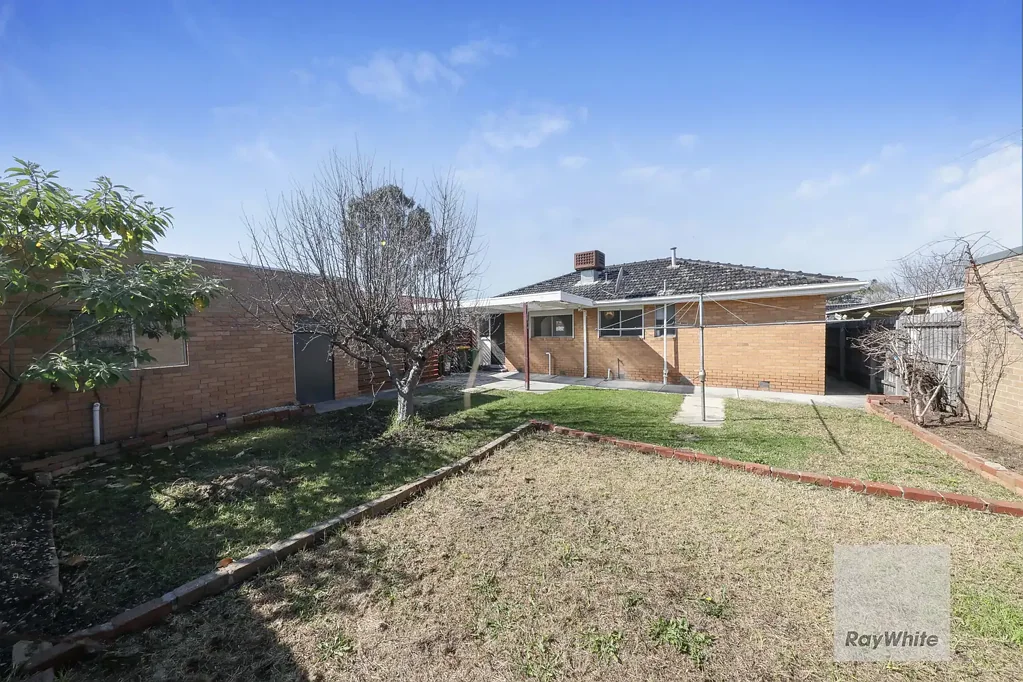 Comfortable family living in a convenient location