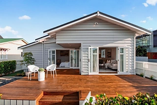 10 Joan Street, Point Chevalier, Auckland City