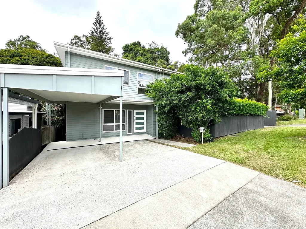 Modern Family Home in Prime Mitchelton Location | $750 per Week
