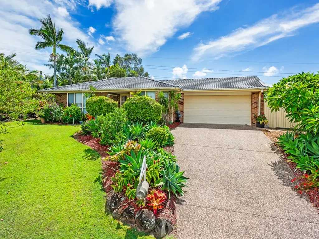 19 Malekula Rise, Pacific Pines, QLD 4211