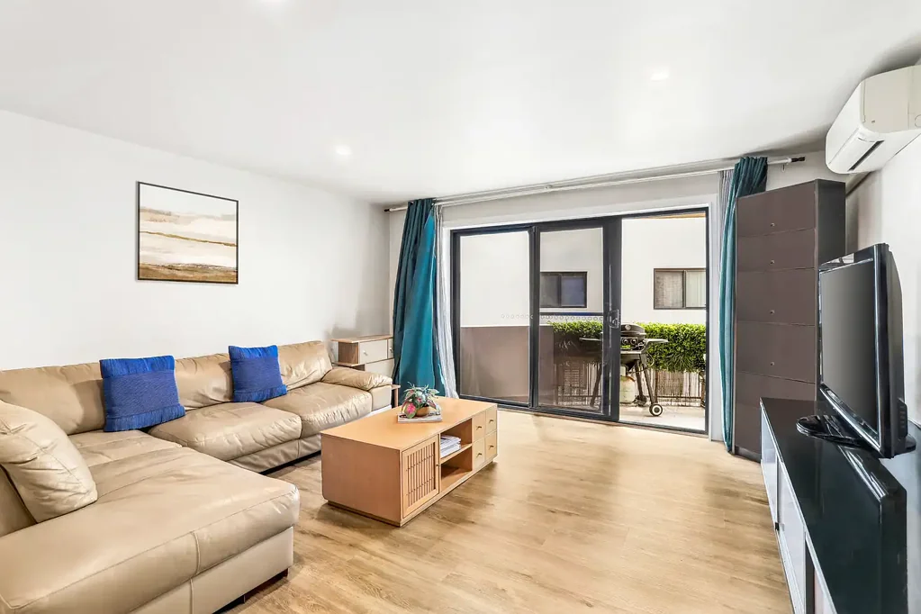 Botany 2Phòng ngủ Designer Parkside Apartment with Exceptional Features and Flair
