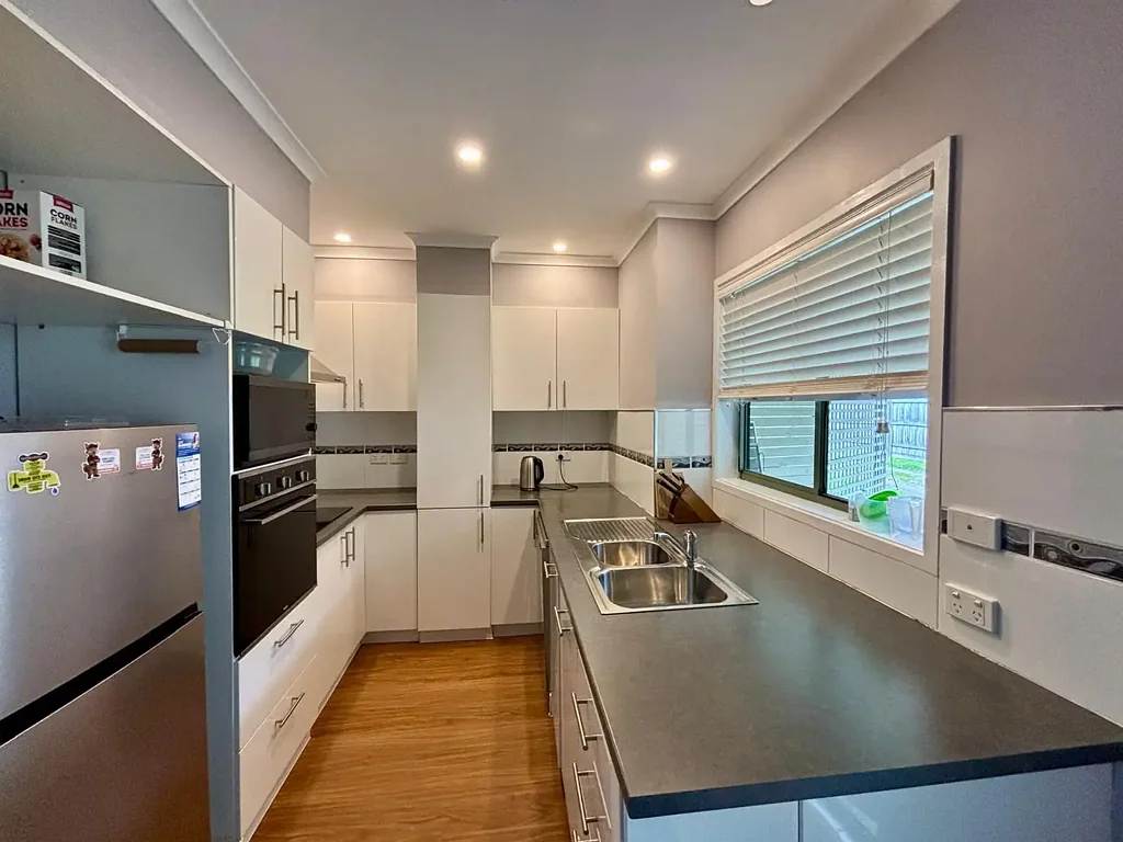 Rosebud 2房 距离海滩和商店约450米 – 投资、居住或度假 APPROX. 450 METRES TO THE BEACH & SHOPS – INVEST, LIVE OR ESCAPE