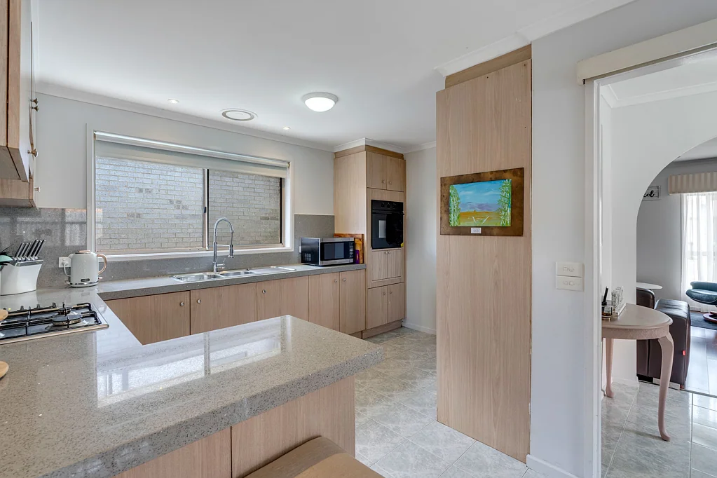 63 Gillingham Crescent, Craigieburn, VIC 3064