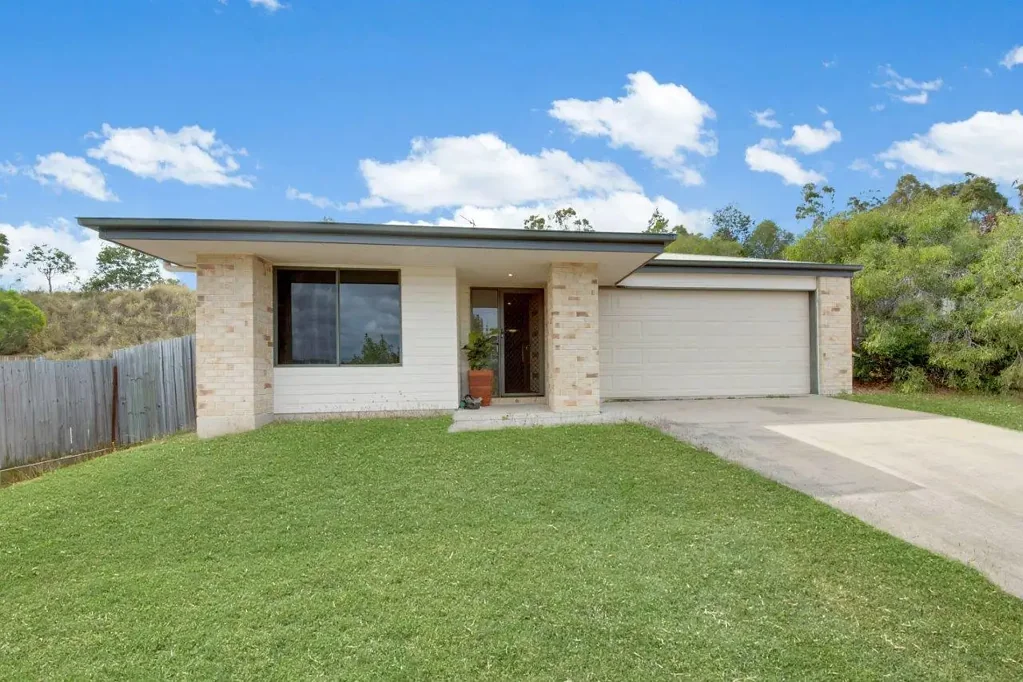 15 Wuruma Ct, Clinton, QLD 4680
