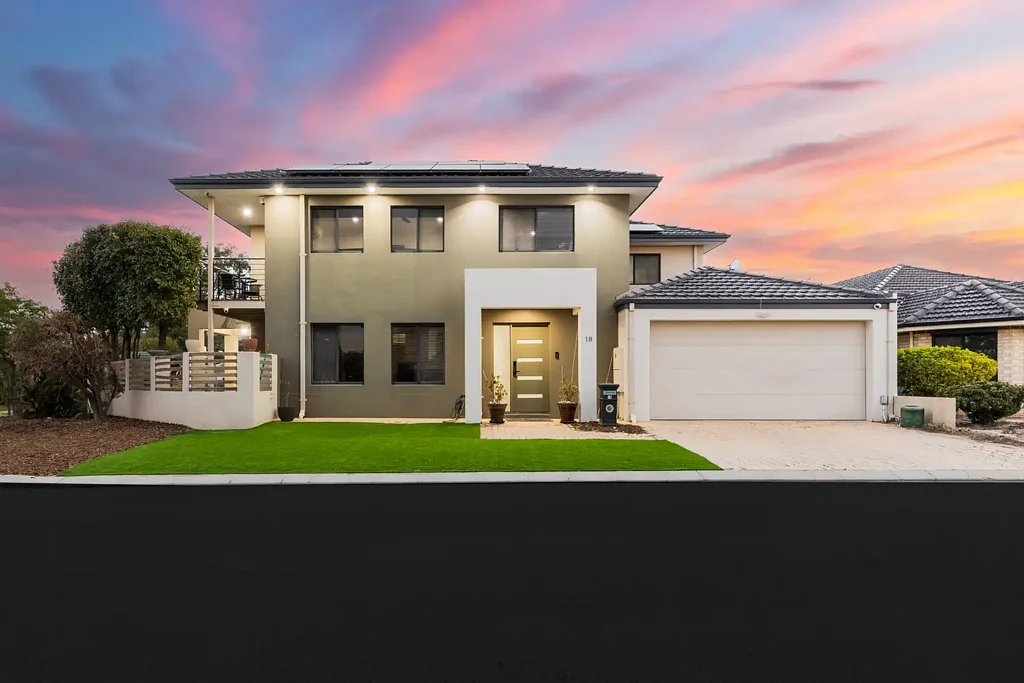 Canning Vale 3房  Executive Park-Front Luxury Living in the Heart of Canning Vale