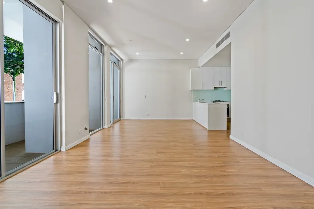 Spacious 2 Bedroom Apartment in Kensington