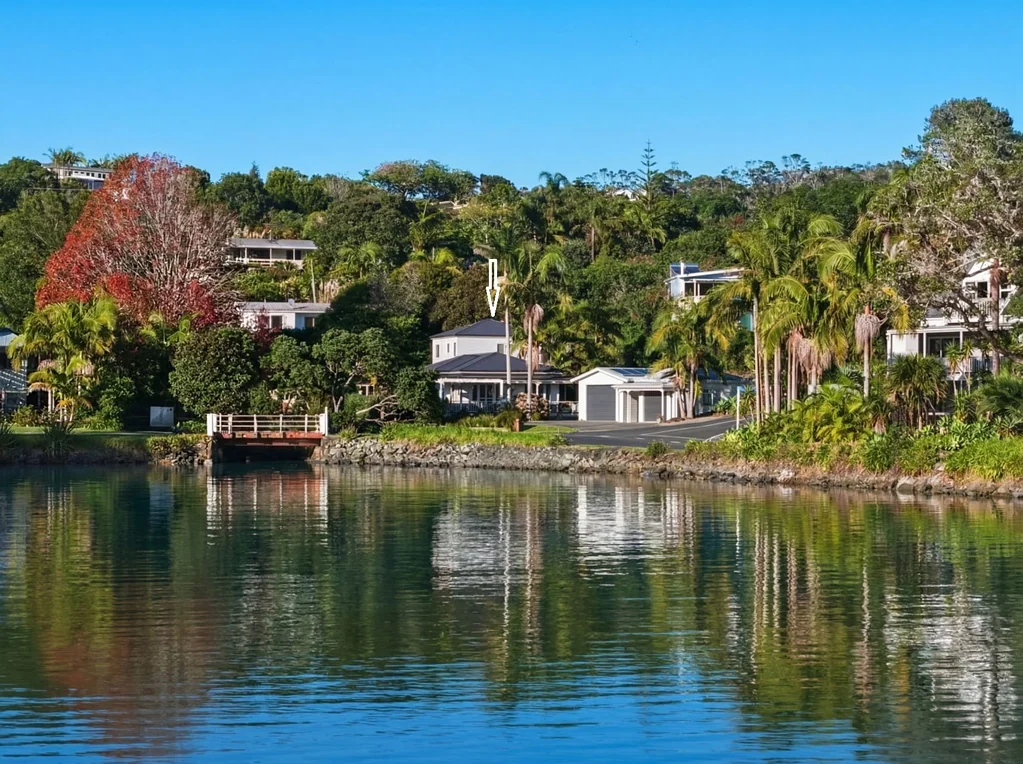 Mangonui 4 Slaapkamer Front Row Mill Bay - A Boaty’s Paradise