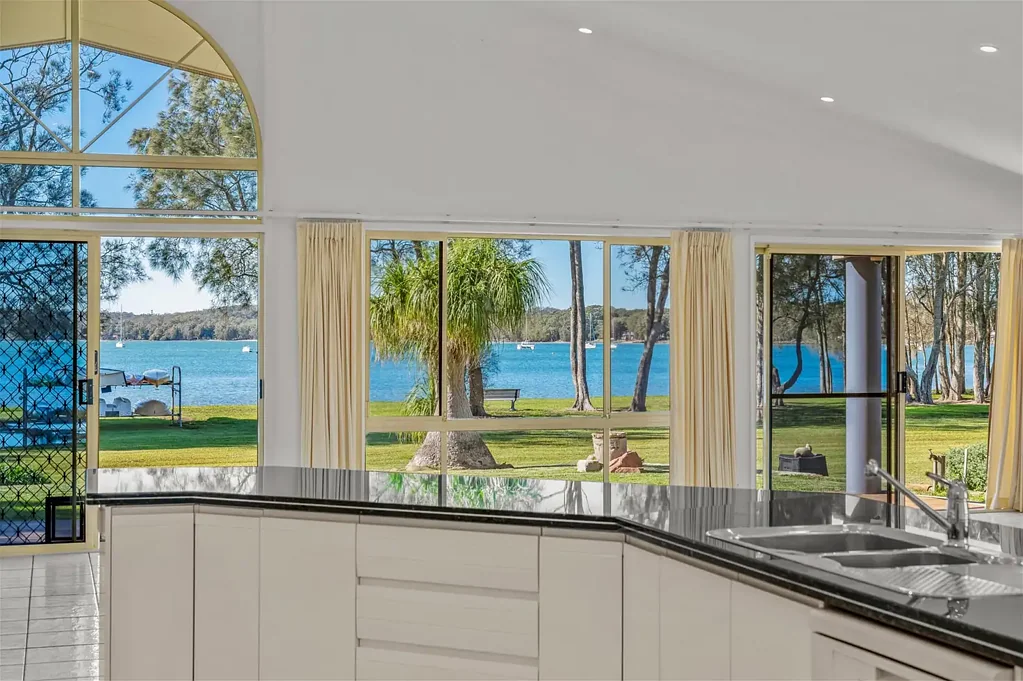 Tanilba Bay 4Habitaciones Grand Waterfront Living on an Unrivalled Scale