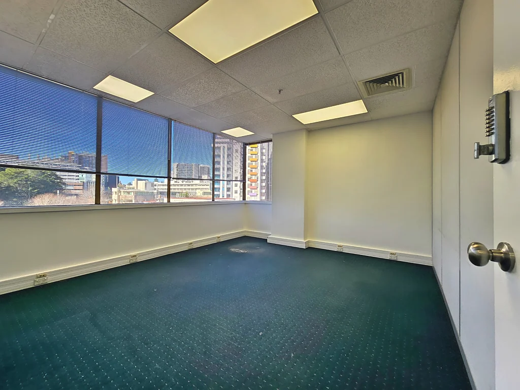 Auckland Central 73sqm tidy Office at 300 Queen Street