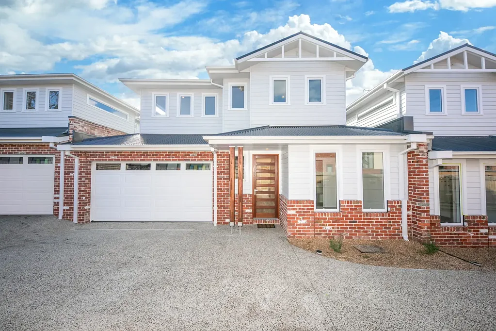 Sunbury 3Kwarto Township living, Hamptons Style!