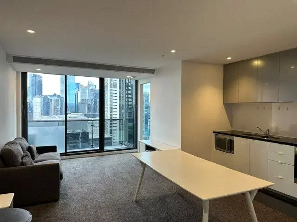 Fantastic and functional 2 bedroom apartment on level 36!