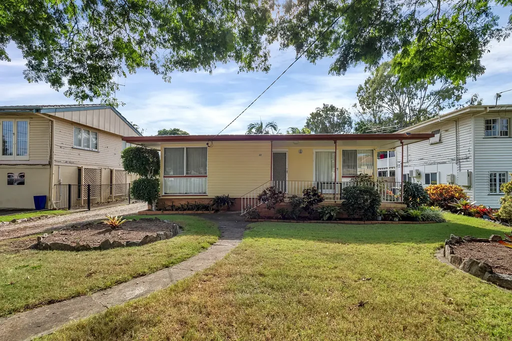 Wavell Heights 3 Bedroom Ideal Position Suit Investors New Build!