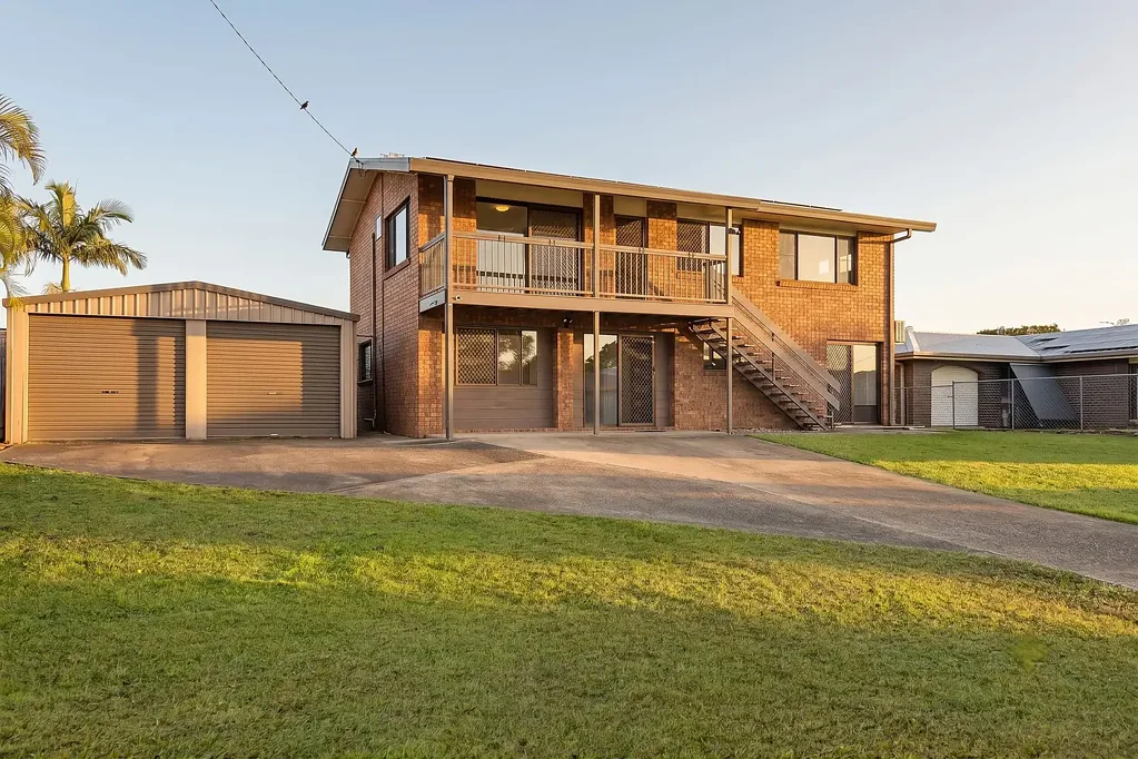 Caboolture South 4બેડરૂમ Spacious Dual Living Opportunity on a Generous 630m² Block!