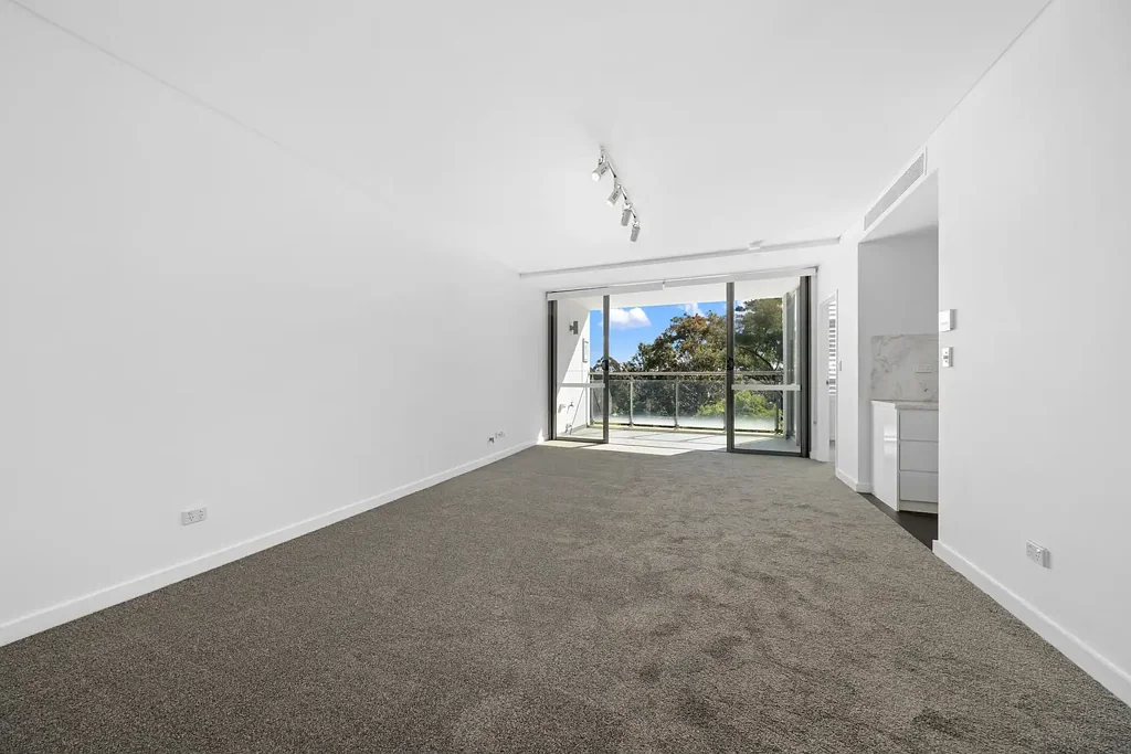 Freshly Updated Apartment Offering Ultimate Convenience