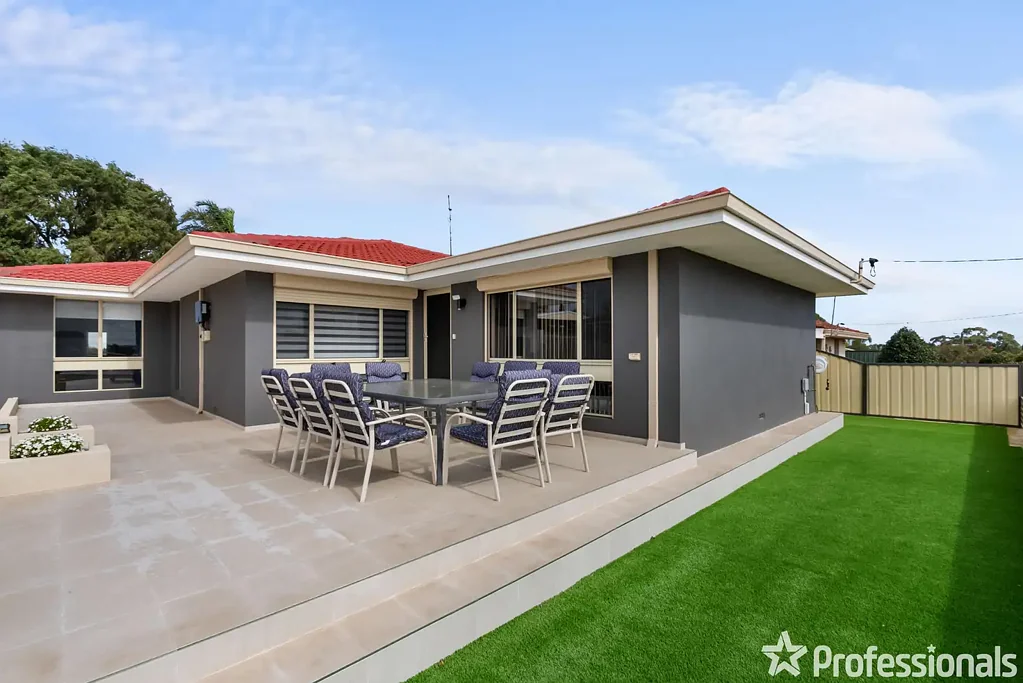 14 Sulphur Road, Parmelia, WA 6167