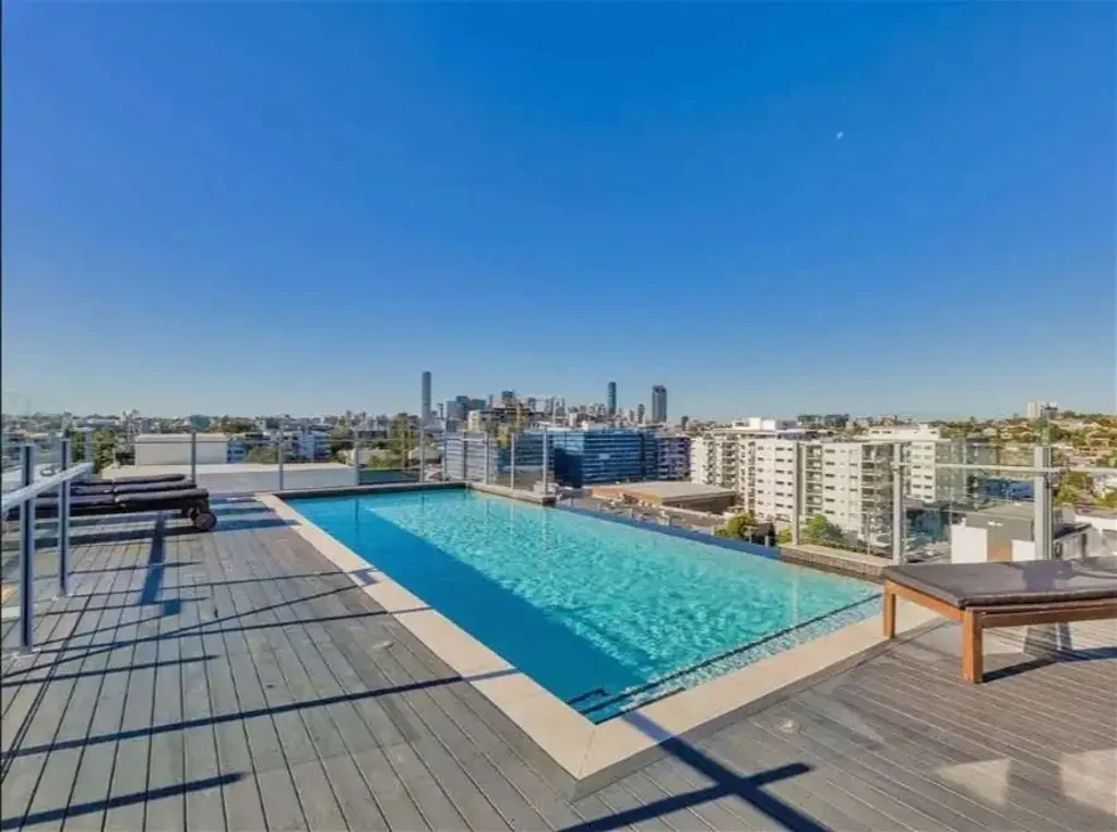Stunning Furnished 1 Bedroom Apartment in the Heart of West End!!