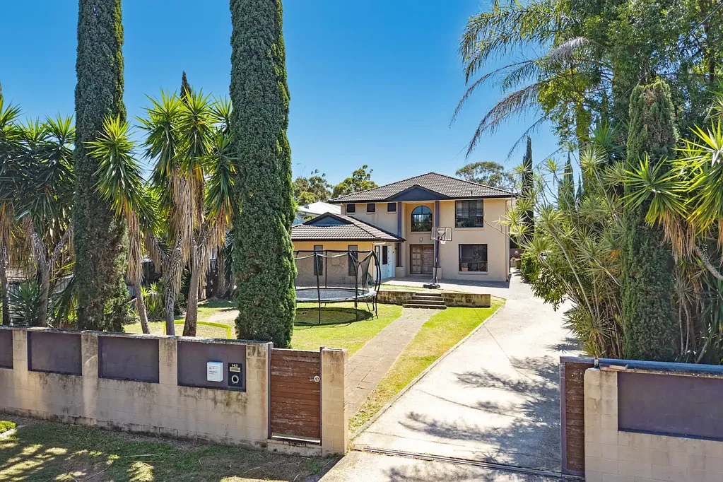 Alexandra Hills 7Phòng ngủ DEVELOPMENT OPPORTUNITY  36 UNITS