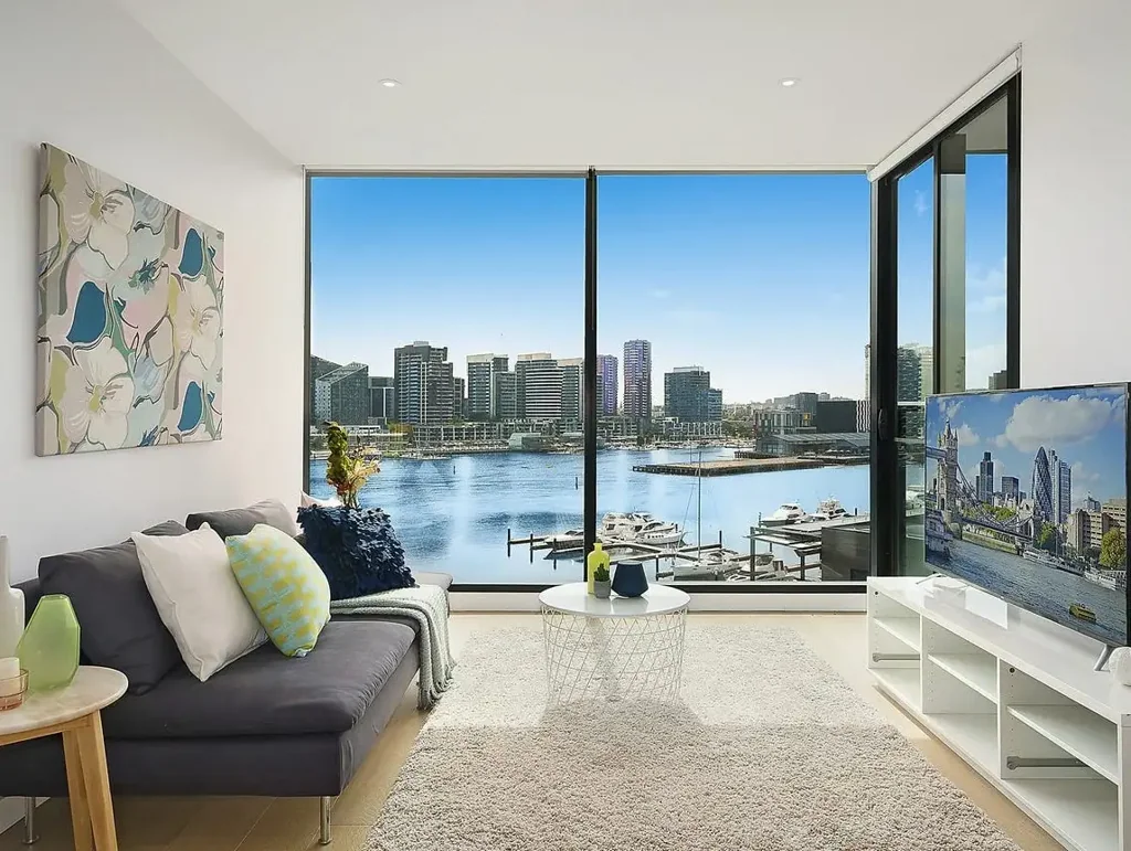 Luxury Apartment with Skyline Views and Exclusive Amenities