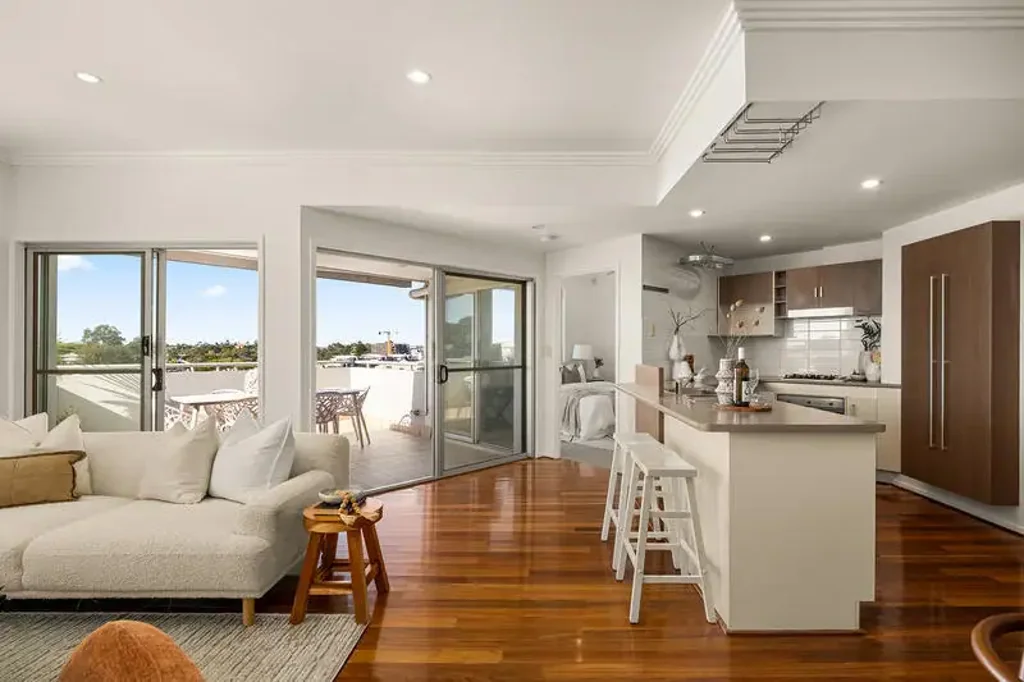 Indooroopilly 3chambre Top Floor Spacious 3 Bed Apartment