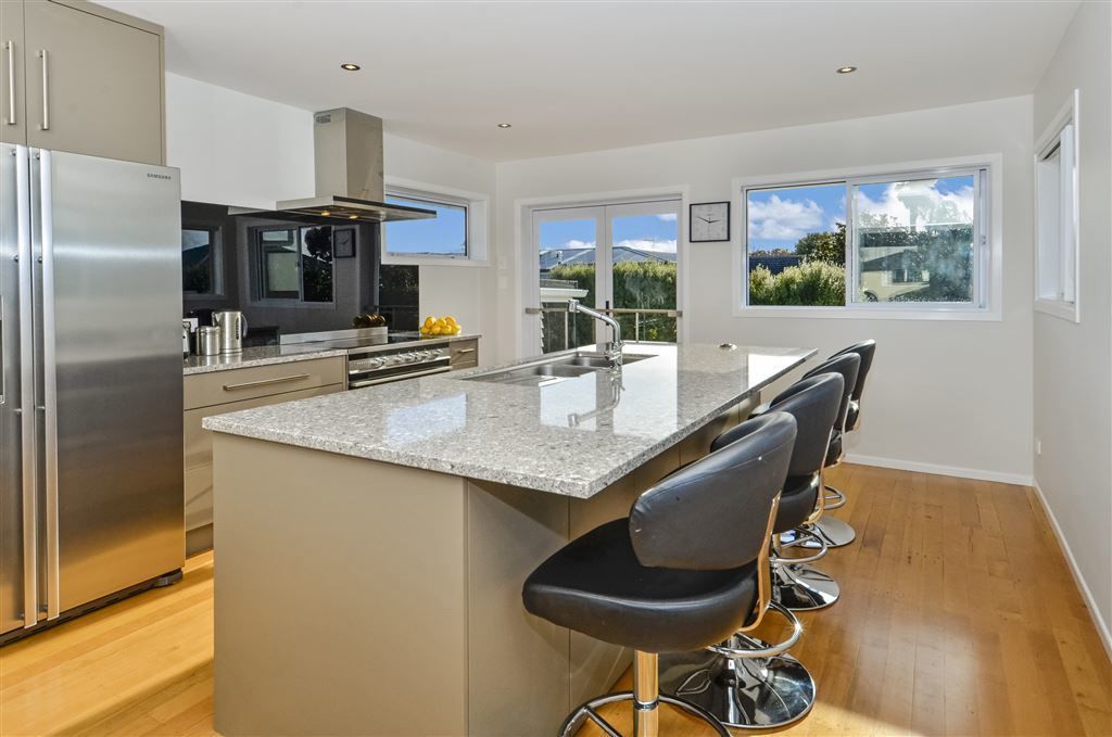 44 Montgomery Avenue, Belmont, Auckland - North Shore, 4房, 5浴