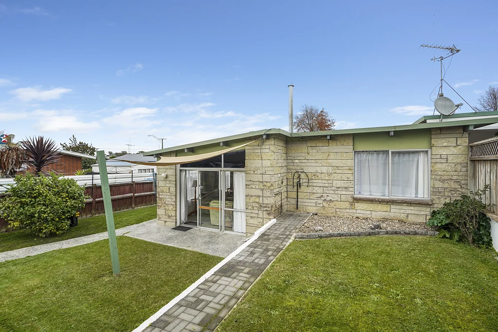 Dinsdale 2房  Tucked Away Close To It All