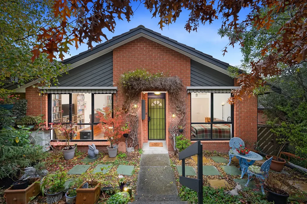 Ashwood 2Kwarto Walkable Parkside Villa with a Lock Up Garage