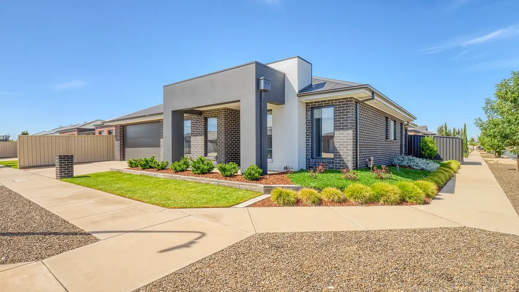 17 Mallacoota Drive, Kialla, VIC 3631