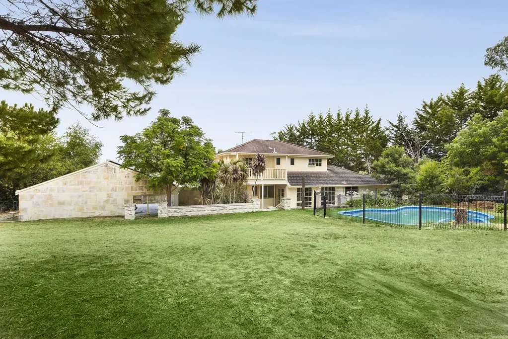 Mount Eliza 5房 六卧三卫奢宅 Mt Eliza优越位置 四车车库 宽敞布局 海岸线近邻 Spacious Family Sanctuary with Exceptional Accommodation
