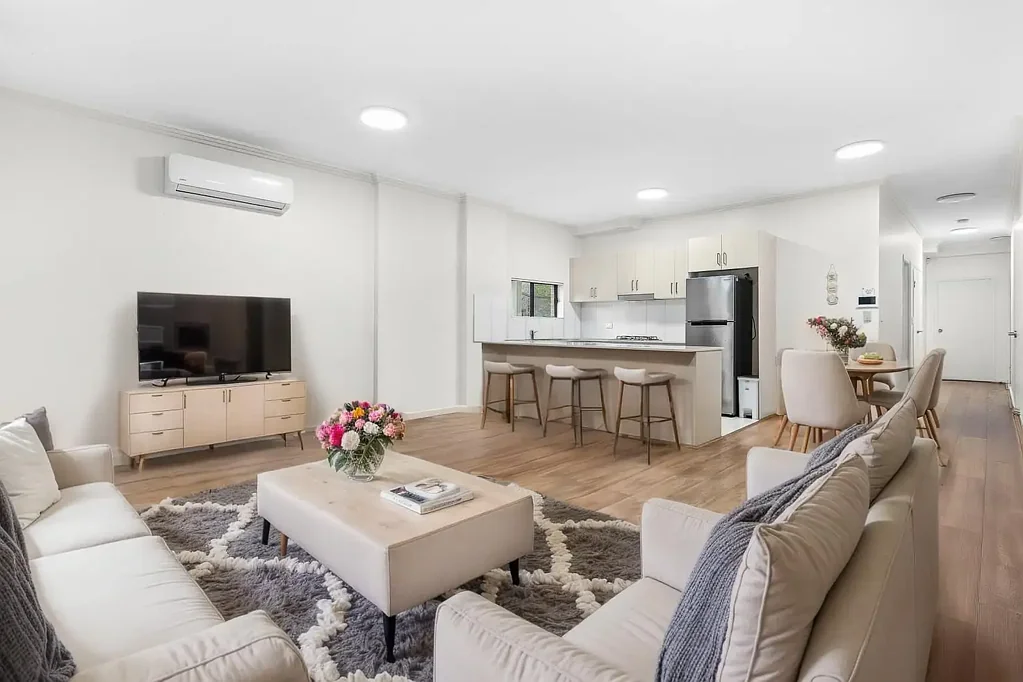 Wentworthville 2Phòng ngủ Spacious unit in the heart of Wentworthville